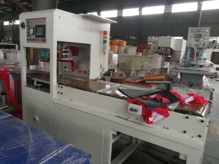 识别带全自动高周波塑料熔接机皮带拉料技术及常州市才华包装机械厂网络刷票问题分析